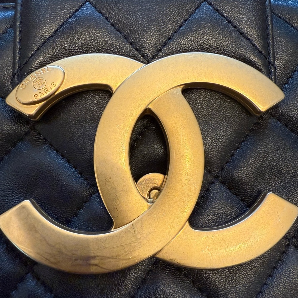 💯 authentic chanel crossbody - Picture 5 of 8